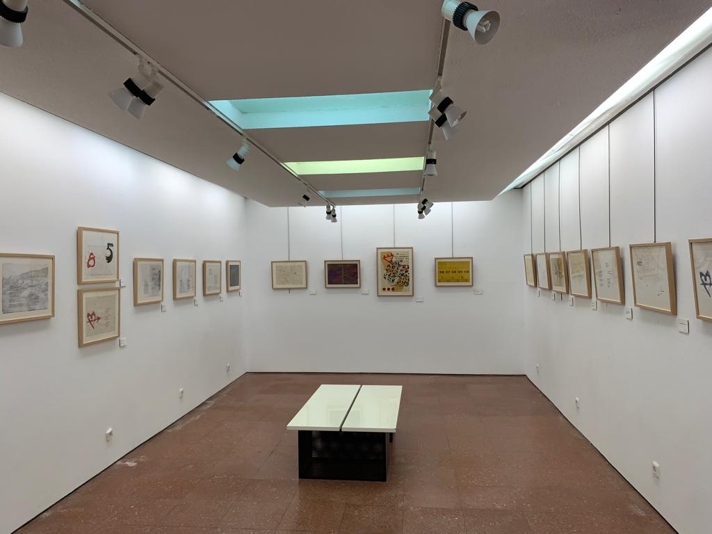 Montaje de la exposición 'Con tres heridas' | Diputación de Jaén | Ampliar imagen